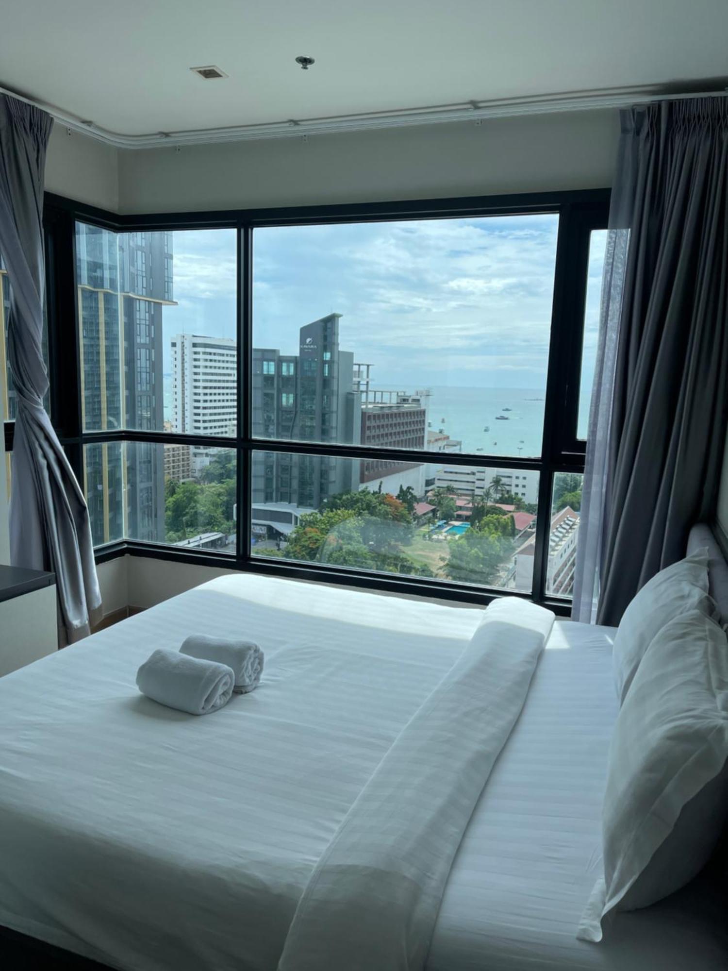 The Base Pattaya By Feng Leilighet Eksteriør bilde