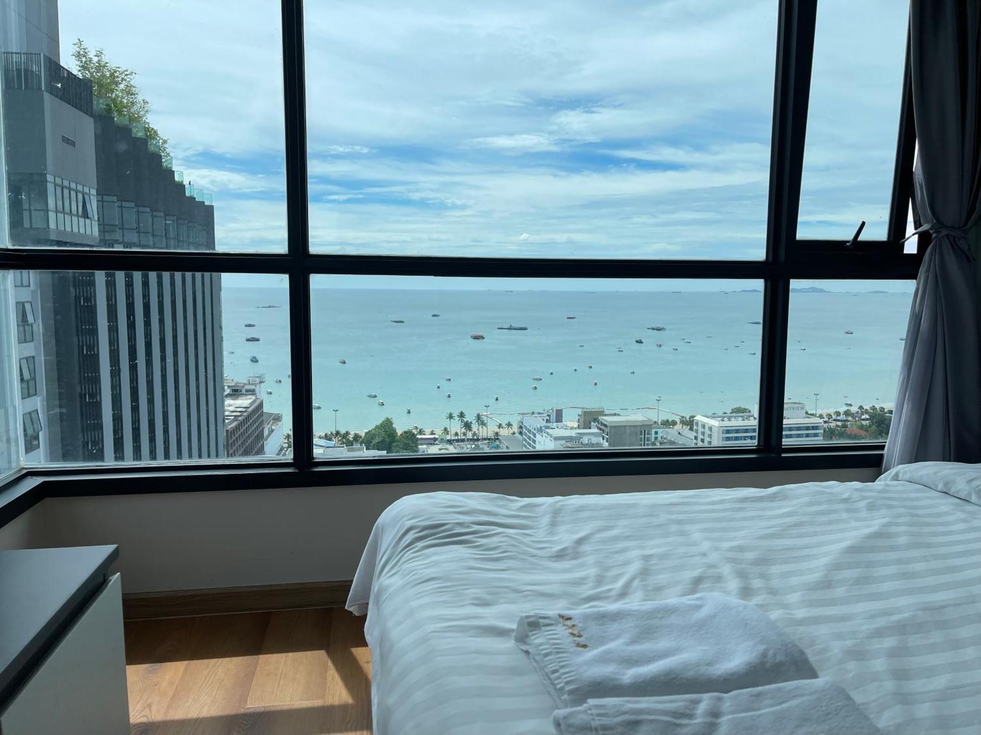 The Base Pattaya By Feng Leilighet Eksteriør bilde